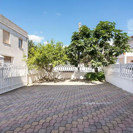 בית נופש Porto Trilocale *